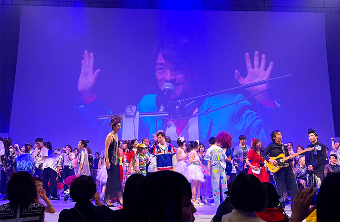 2025年 大阪・関西万博 JDSプレゼンツ“ファッションパフォーマンスショー”レポート DJ OSSHY